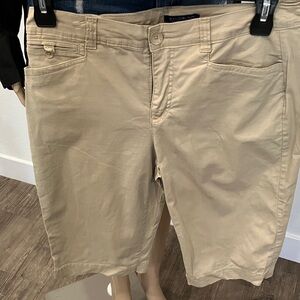 Bandolino Cream Casual Shorts